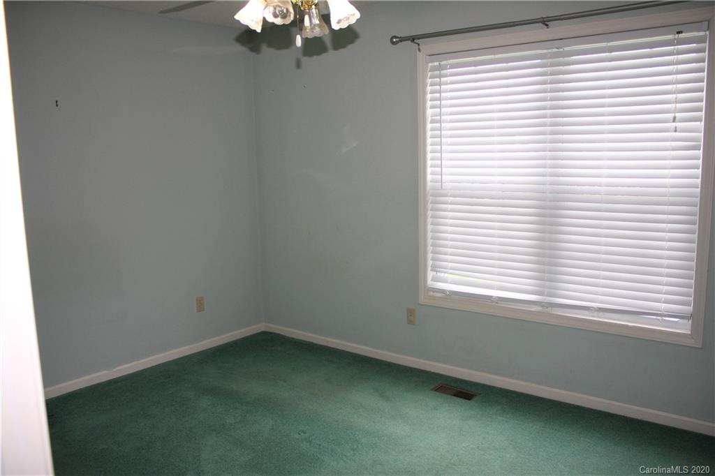 1095 Lawrence Road Clover, SC 29710 - Photo 18 of 20 an empty room with a window