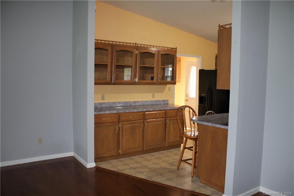 1095 Lawrence Road Clover, SC 29710 - Photo 5 of 20 a workspace with furniture