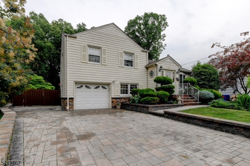 835 Colonial Arms Road Union, NJ 07083 - Photo 36 of 39