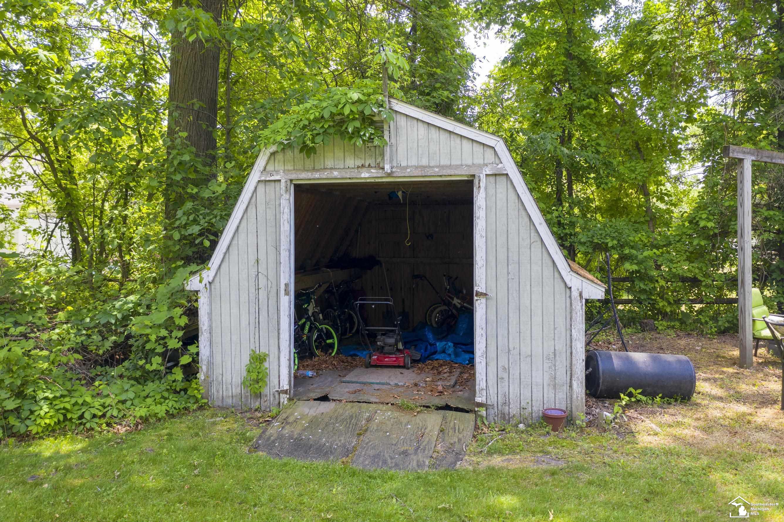 8736 Douglas Road Temperance, MI 48182 - Photo 35 of 40