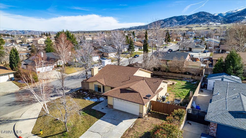 114 Chaparrel Street Tehachapi, CA 93561 - Photo 27 of 31 a view of balcony with furniture and city view