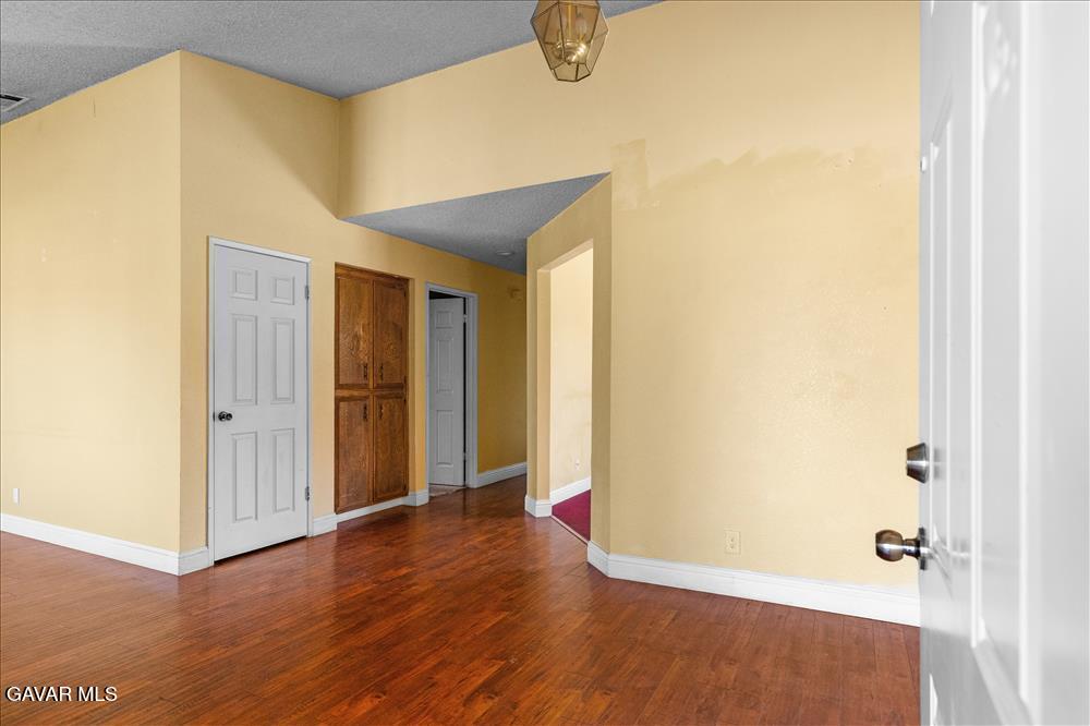 114 Chaparrel Street Tehachapi, CA 93561 - Photo 3 of 31 R2