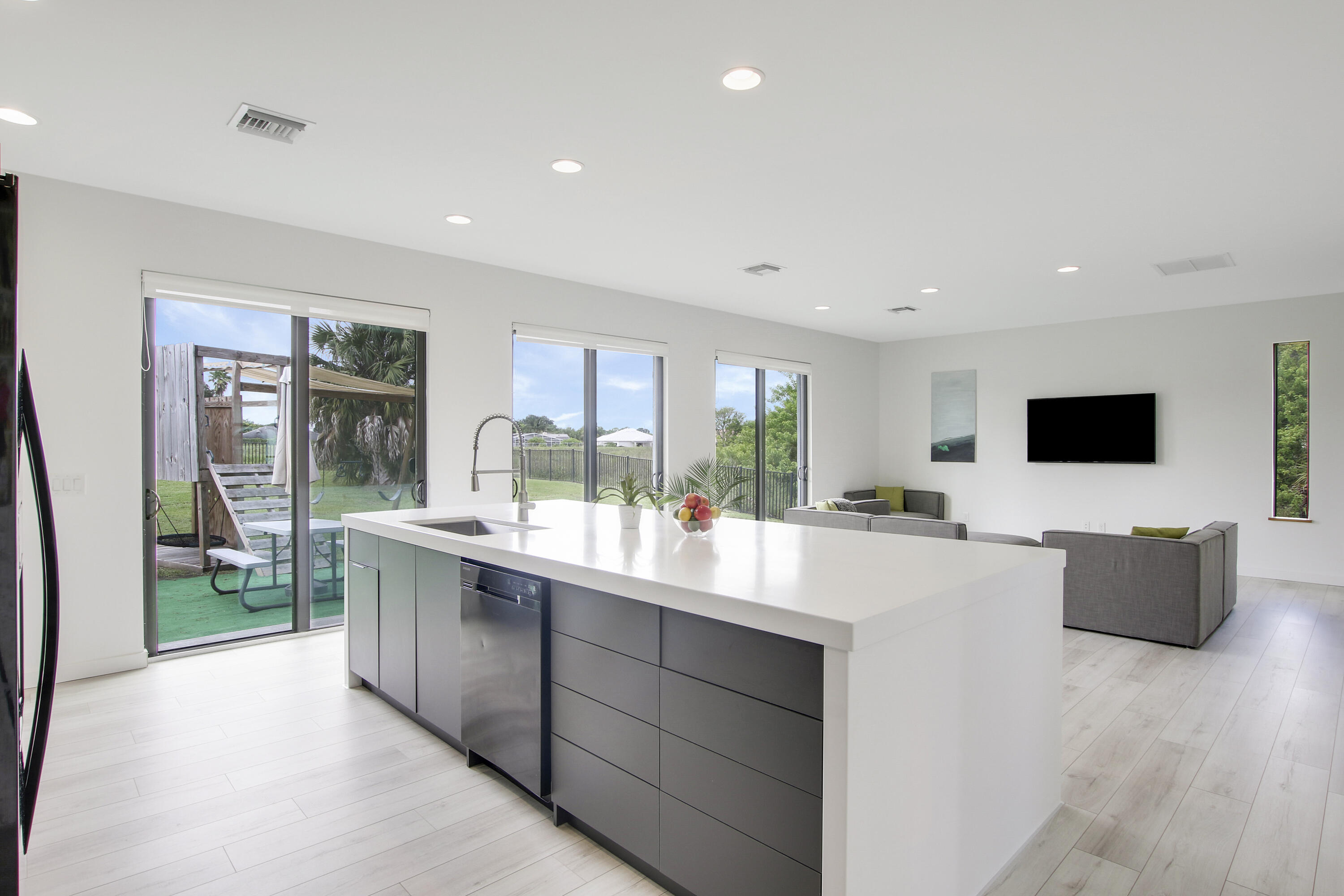 518 Southwest Aster Road Port St. Lucie, FL 34953 - Photo 26 of 54 Kitchen