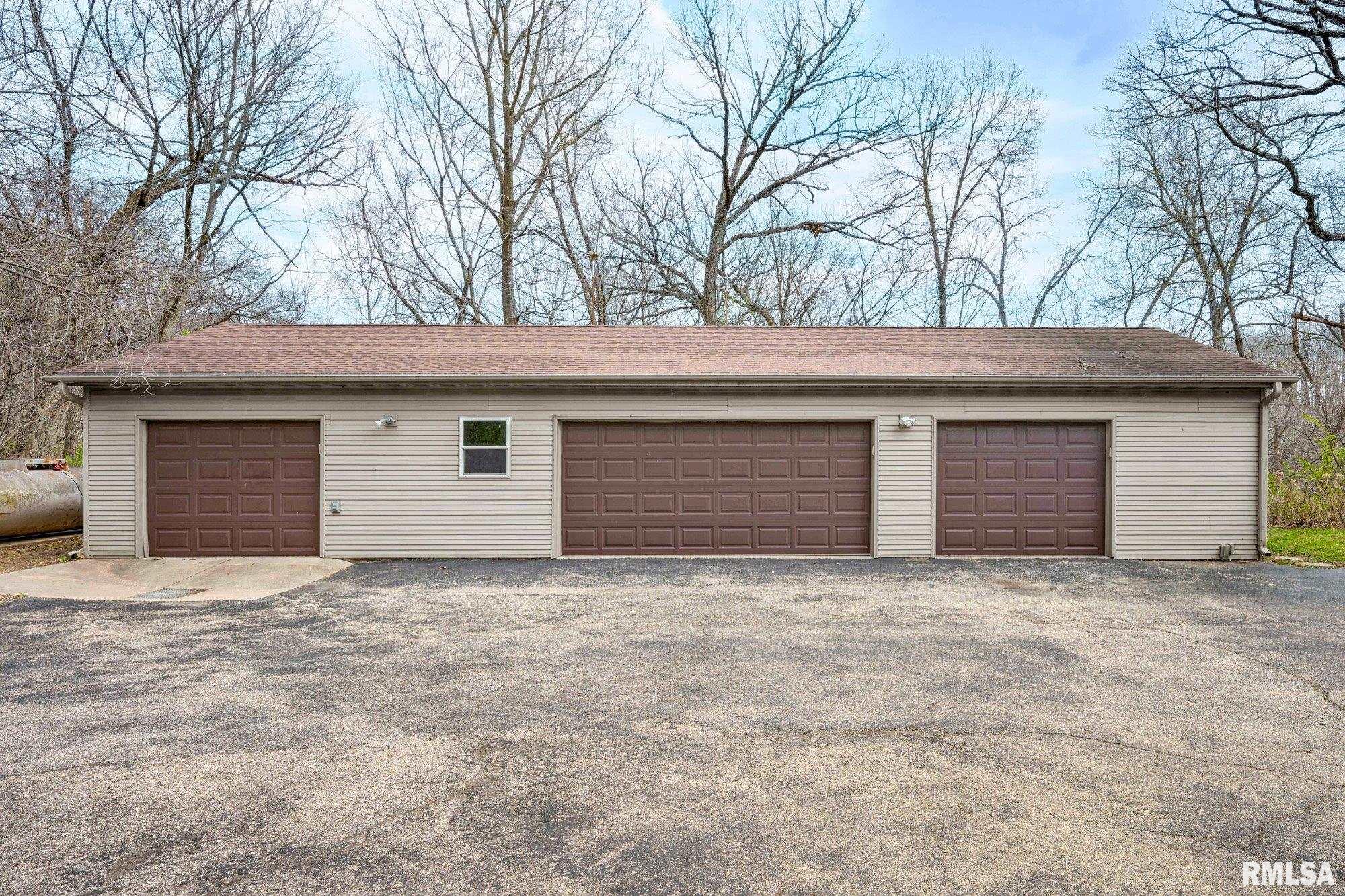 1670 Coal Bank Road Metamora, IL 61548 - Photo 4 of 21