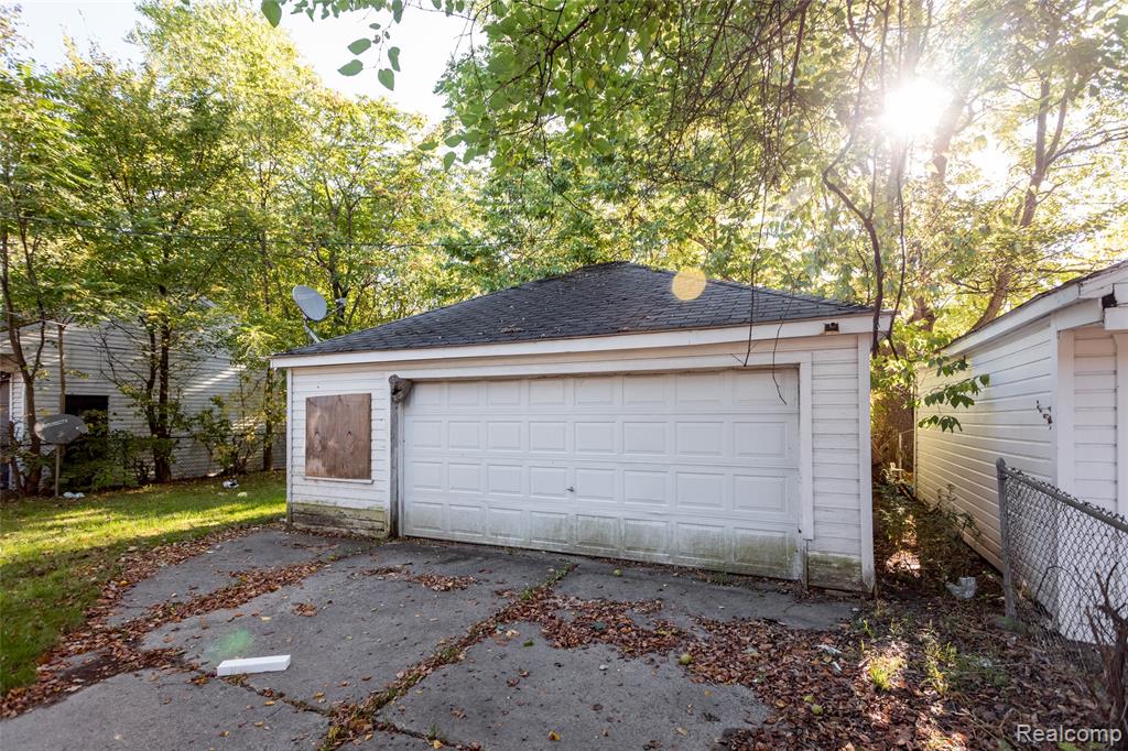 12736 Kelly Road Detroit, MI 48224 - Photo 21 of 25