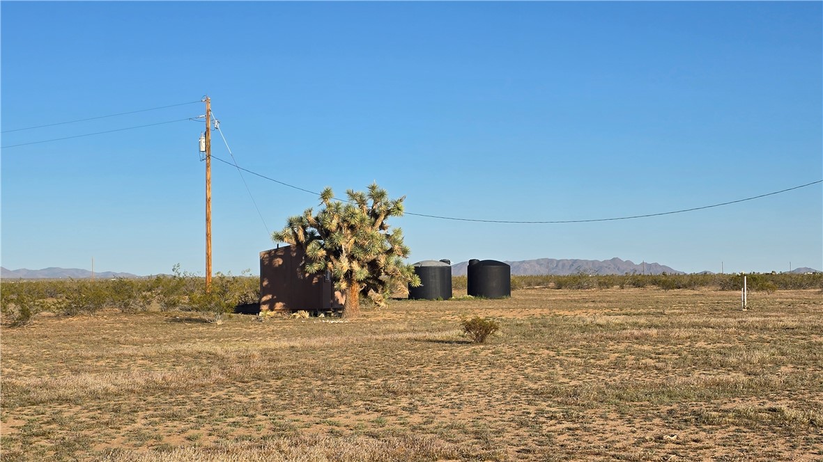 21688 South Roy Rogers Road Yucca, AZ 86438 - Photo 4 of 36 a view of ocean with a mountain