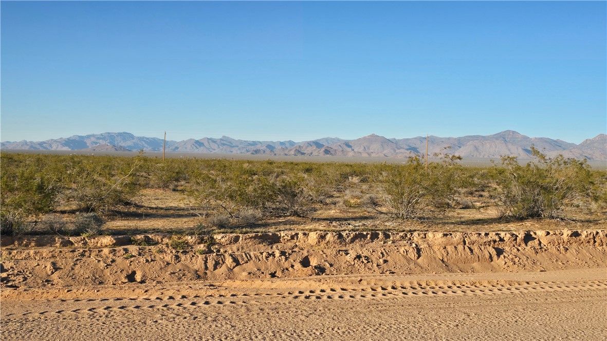 21688 South Roy Rogers Road Yucca, AZ 86438 - Photo 9 of 36 a view of lake view and mountain