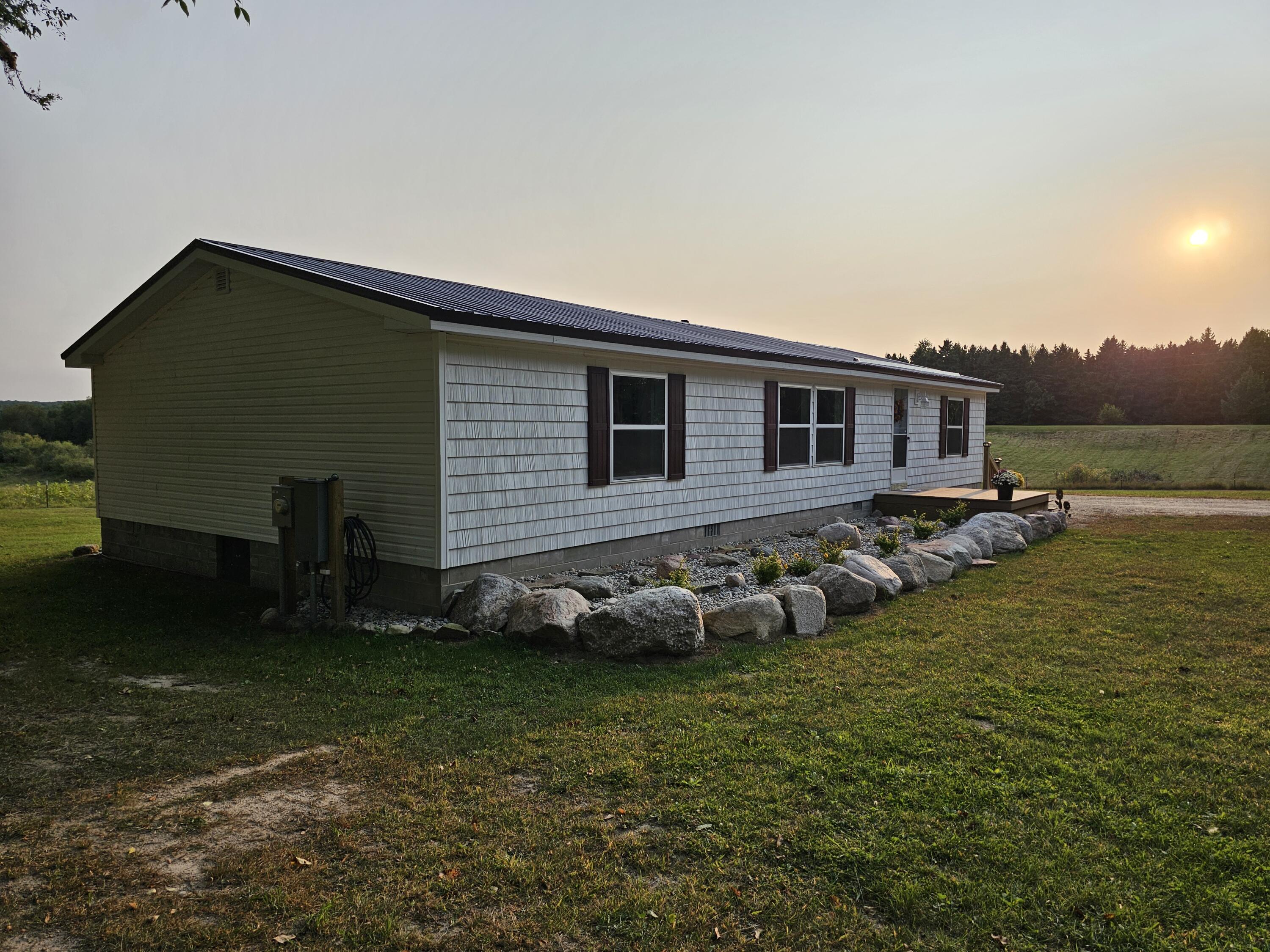10143 West Jordan Road Remus, MI 49340 - Photo 31 of 45 20240911_185530
