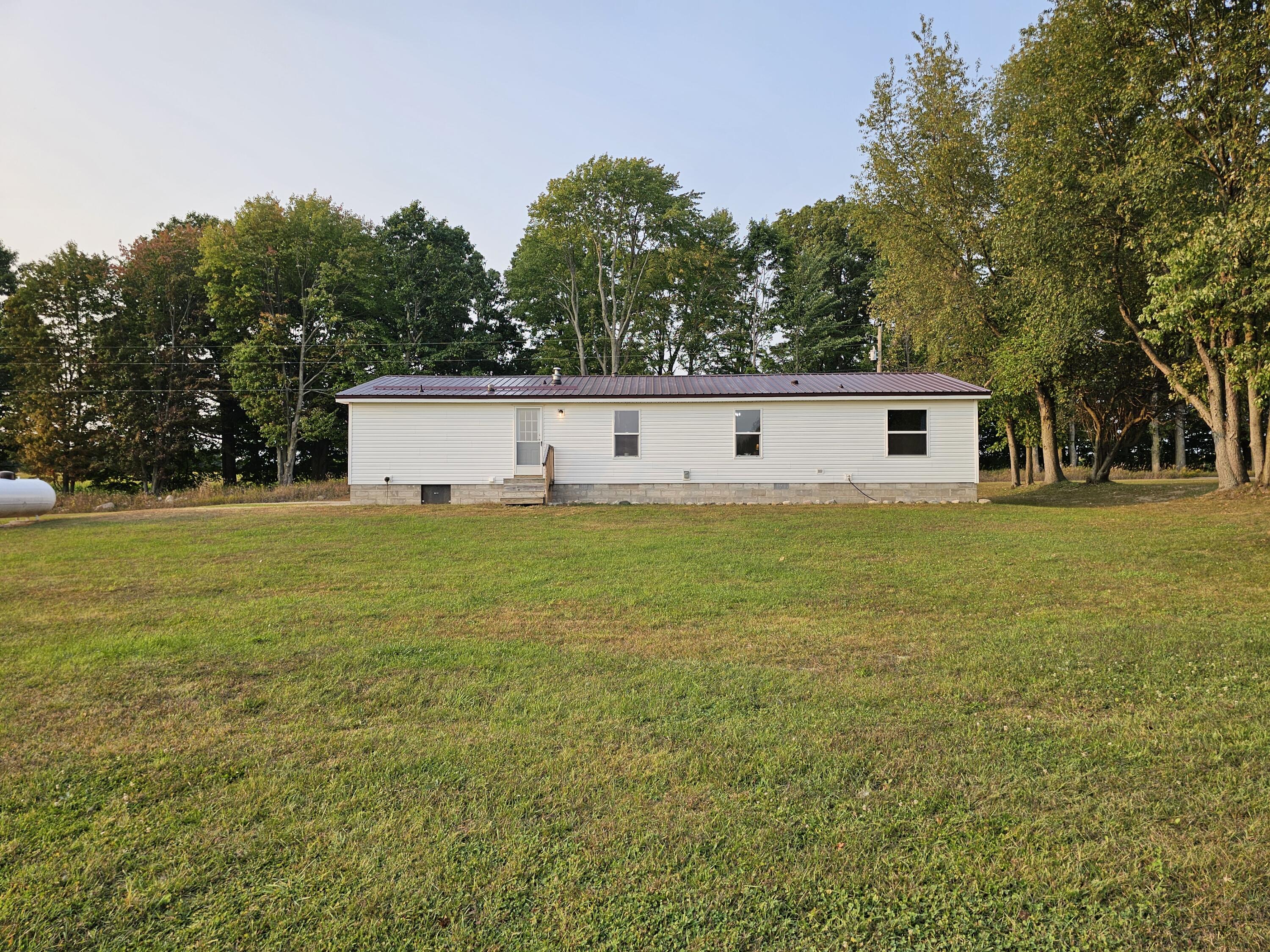 10143 West Jordan Road Remus, MI 49340 - Photo 34 of 45 20240911_185639