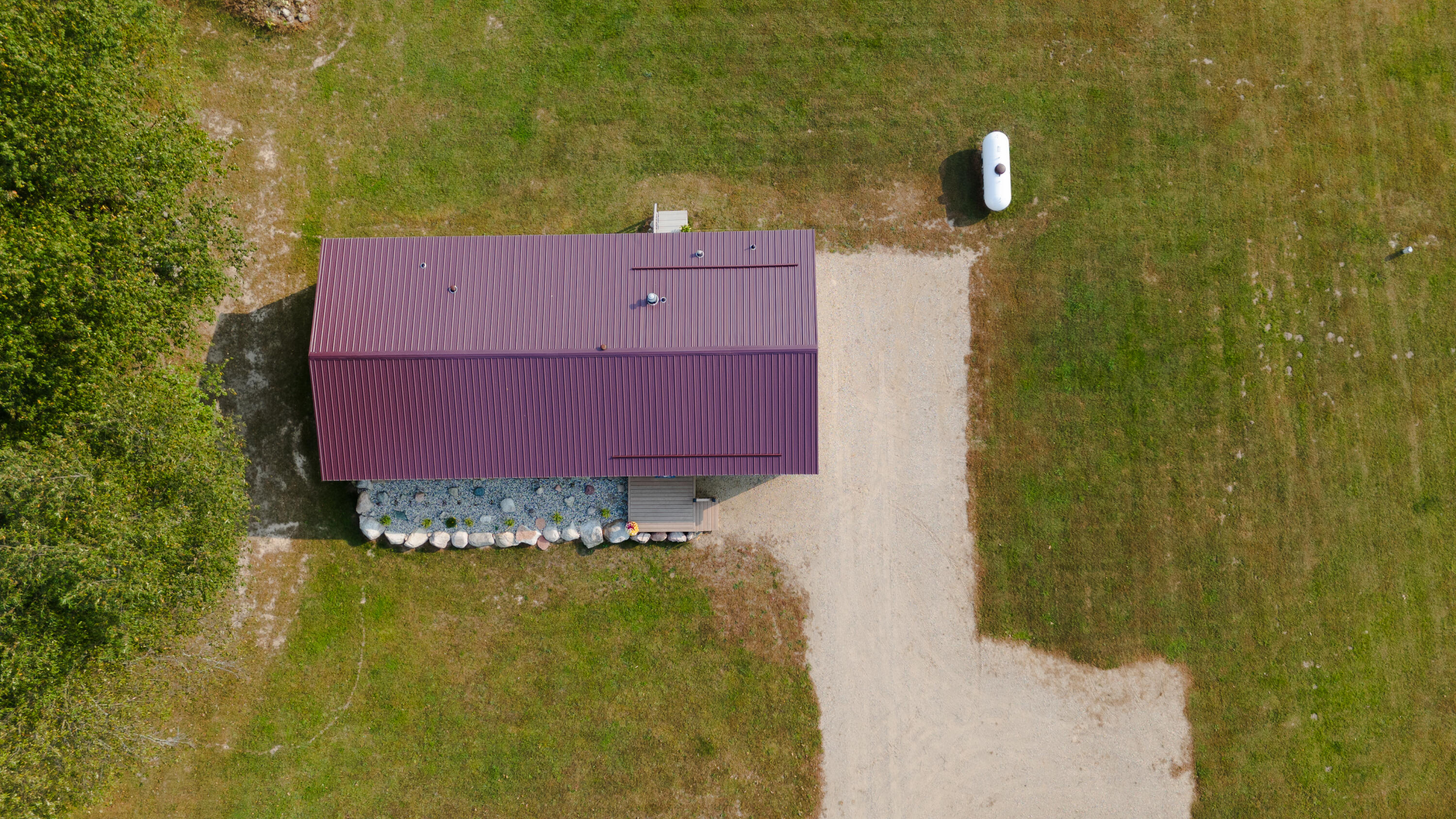 10143 West Jordan Road Remus, MI 49340 - Photo 7 of 45 10143 1.8 (2)
