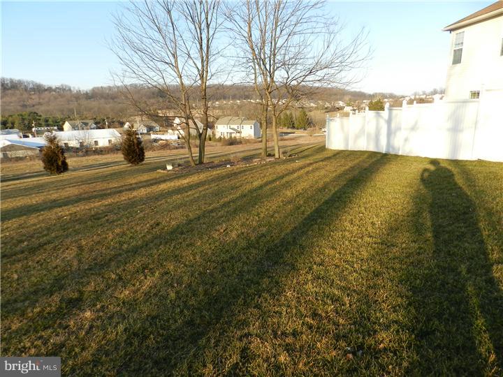 121 Herington Drive Sinking Spring, PA 19608 - Photo 23 of 25