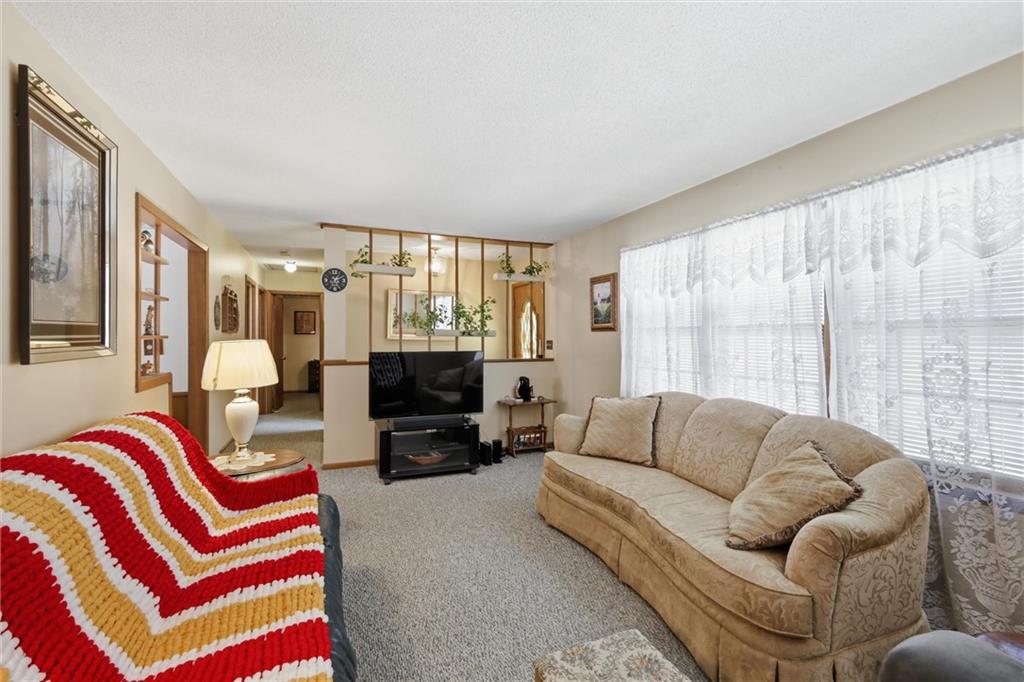 4821 Bond Street Shawnee, KS 66203 - Photo 6 of 30