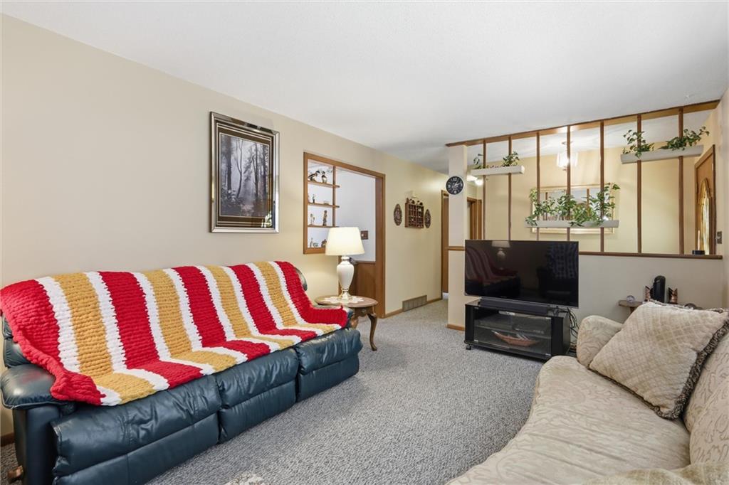 4821 Bond Street Shawnee, KS 66203 - Photo 7 of 30