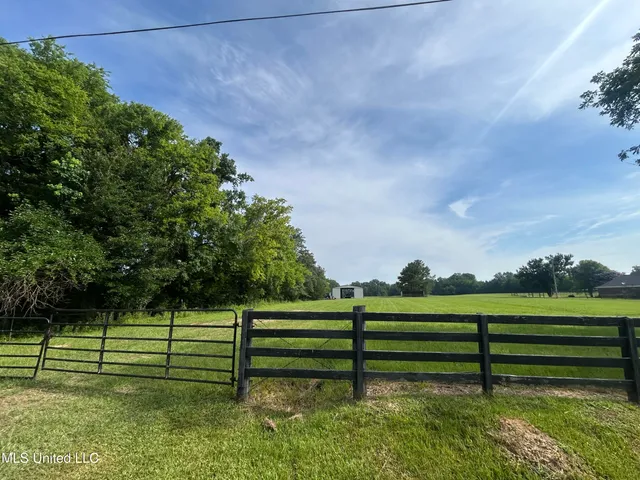 $260,000 | 1 Green Acres Drive, Canton, MS 39046