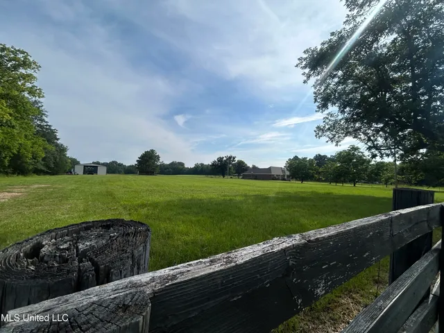 $260,000 | 1 Green Acres Drive, Canton, MS 39046