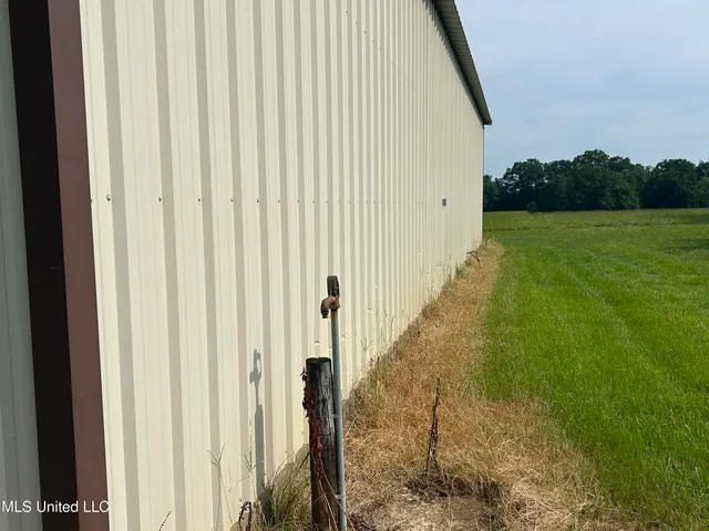 $260,000 | 1 Green Acres Drive, Canton, MS 39046