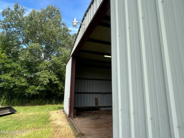 $260,000 | 1 Green Acres Drive, Canton, MS 39046