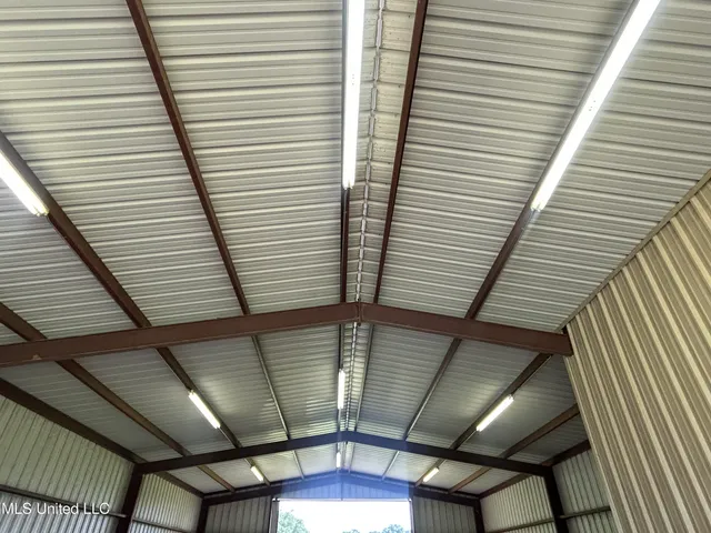 $260,000 | 1 Green Acres Drive, Canton, MS 39046