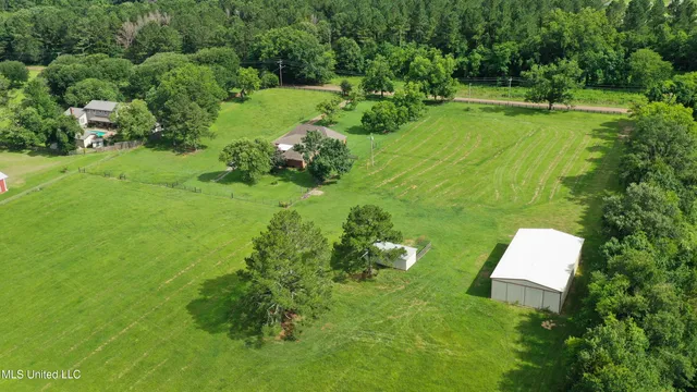 $260,000 | 1 Green Acres Drive, Canton, MS 39046
