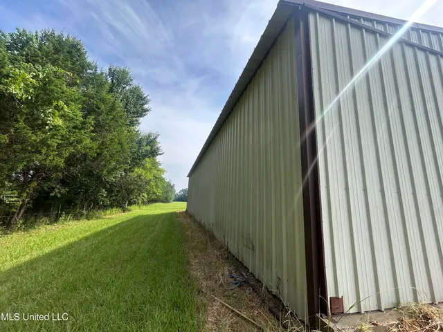 $260,000 | 1 Green Acres Drive, Canton, MS 39046