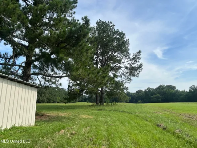 $260,000 | 1 Green Acres Drive, Canton, MS 39046