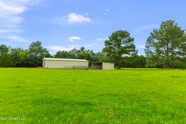 $260,000 | 1 Green Acres Drive, Canton, MS 39046
