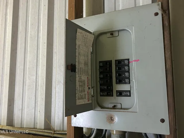 $260,000 | 1 Green Acres Drive, Canton, MS 39046