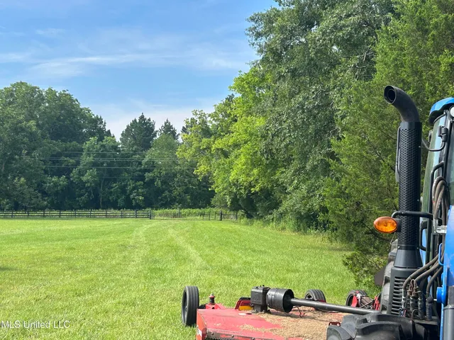 $260,000 | 1 Green Acres Drive, Canton, MS 39046