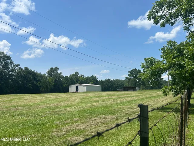 $260,000 | 1 Green Acres Drive, Canton, MS 39046