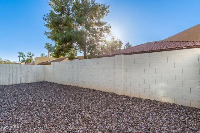 $1,925 | 3218 West Glendale Avenue, Unit 27, Phoenix, AZ 85051