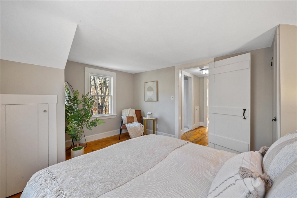 85 Franklin Road Longmeadow, MA 01106 - Photo 21 of 32 a bedroom with a bed and a window