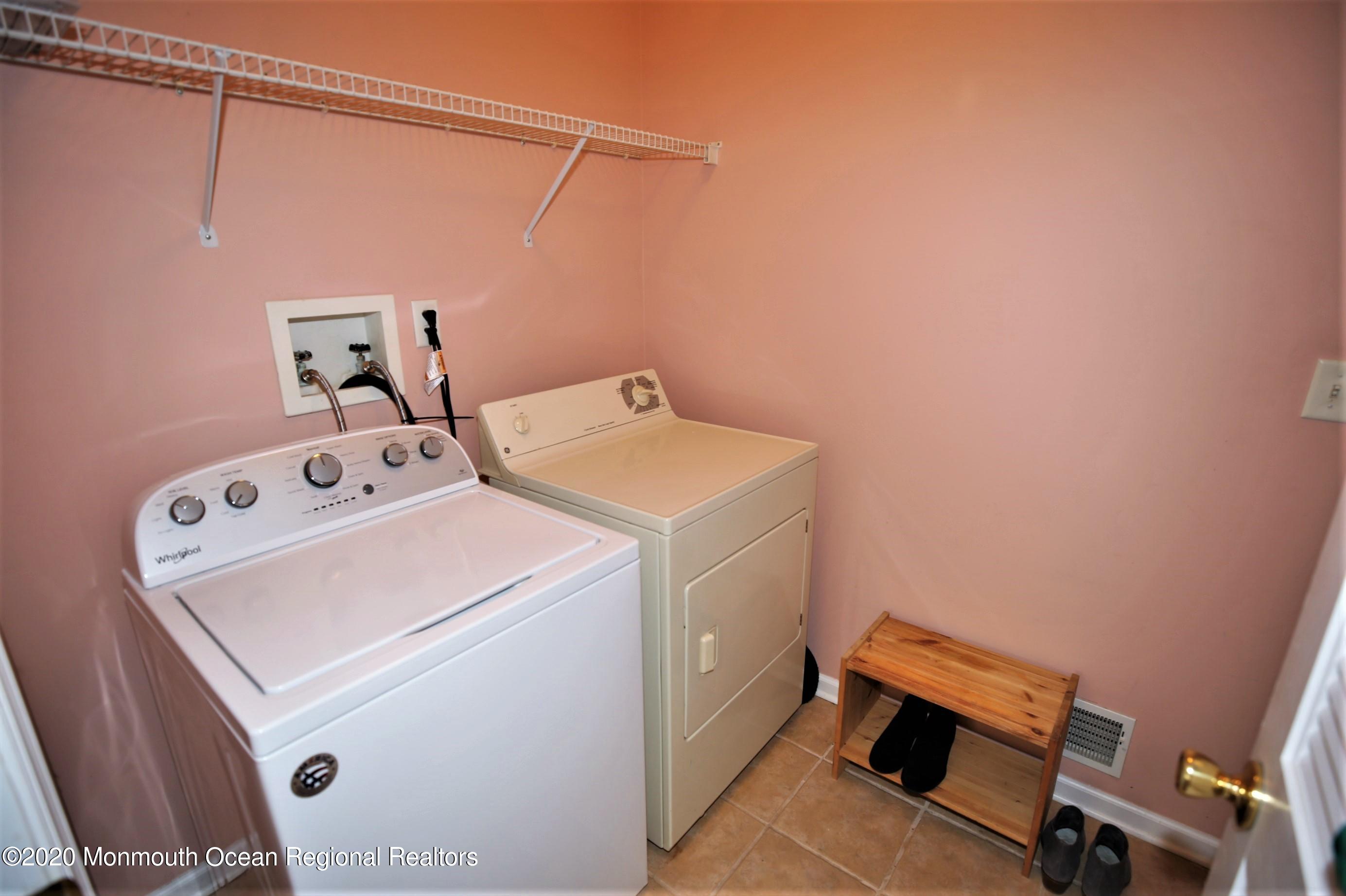 25 Byron Road Brick, NJ 08724 - Photo 29 of 35 a utility room with dryer and washer