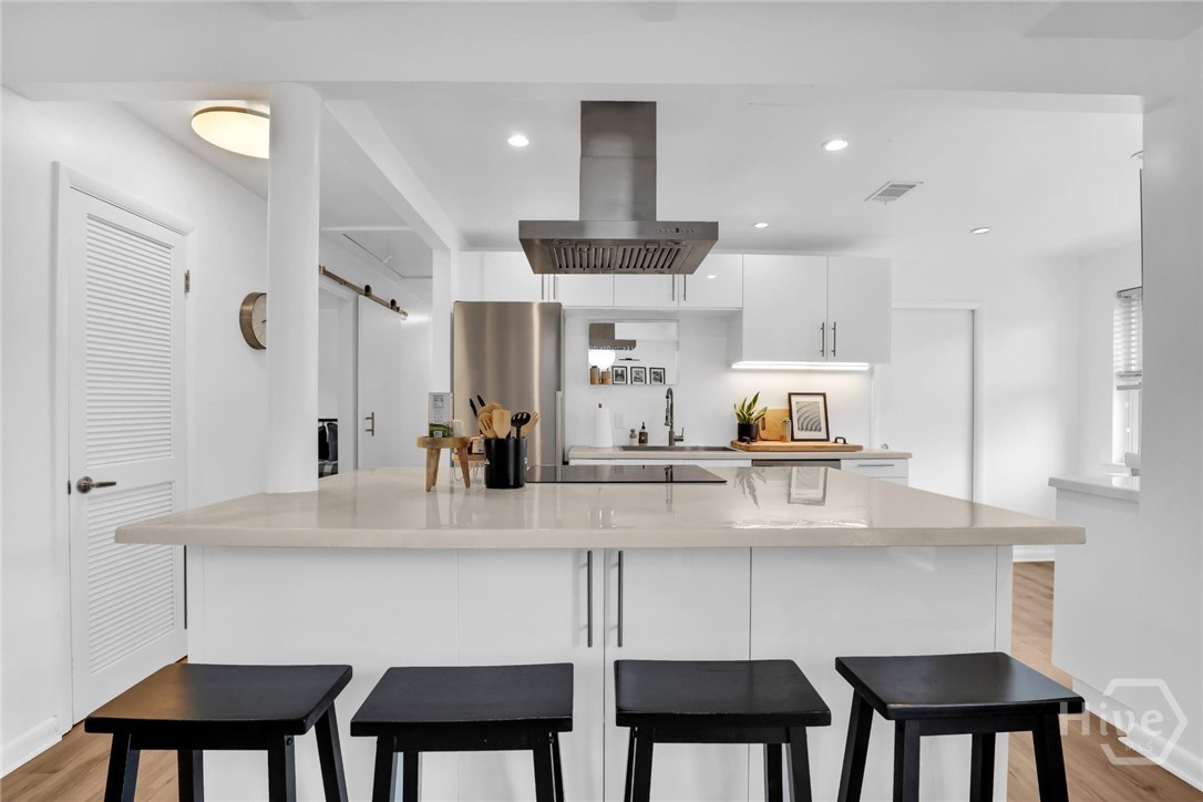 1520 East 49th Street Savannah, GA 31404 - Photo 11 of 40 Open Kitchen - Breakfast Bar