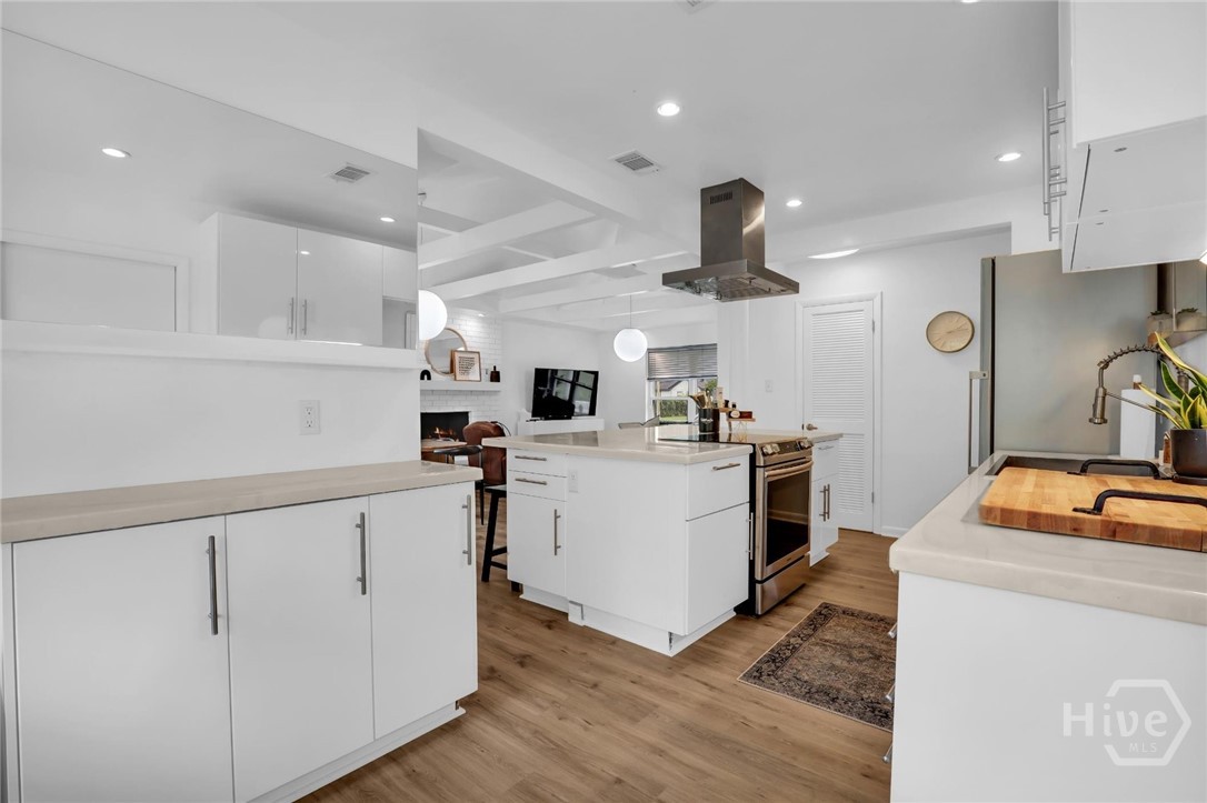 1520 East 49th Street Savannah, GA 31404 - Photo 16 of 40 Ample Storage