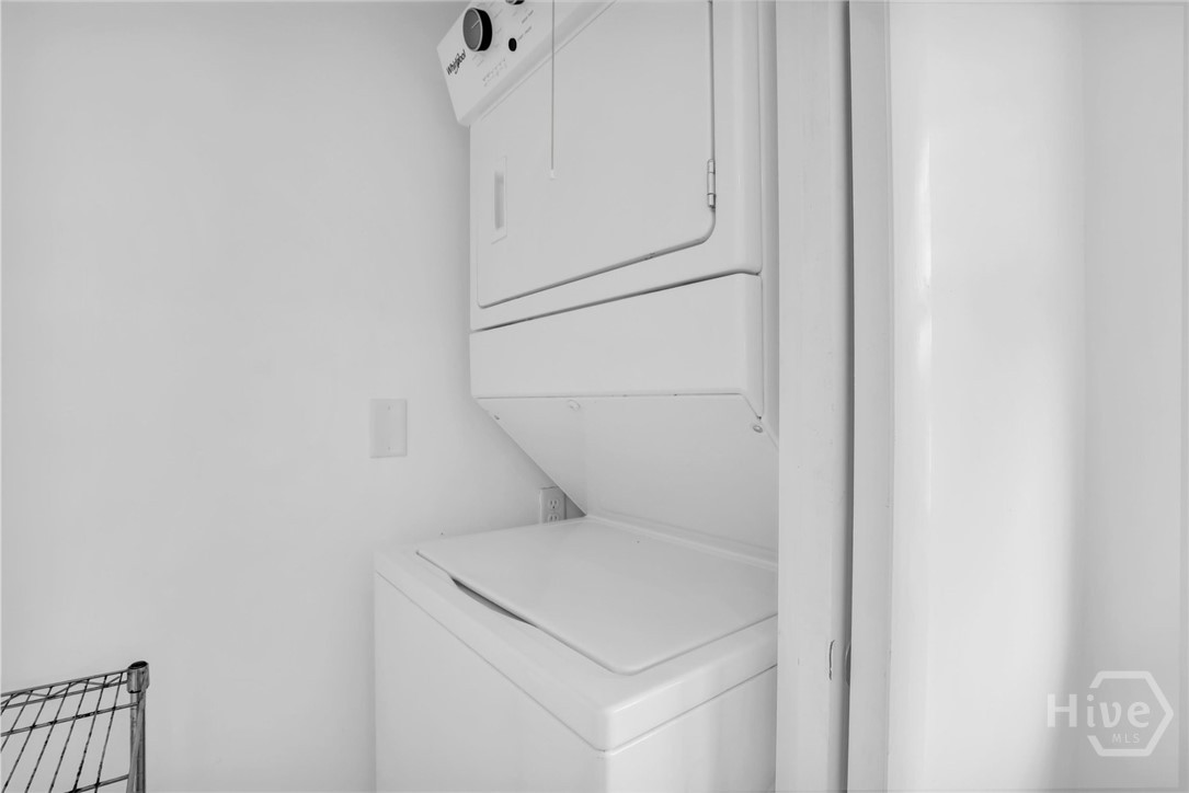 1520 East 49th Street Savannah, GA 31404 - Photo 19 of 40 Laundry Closet