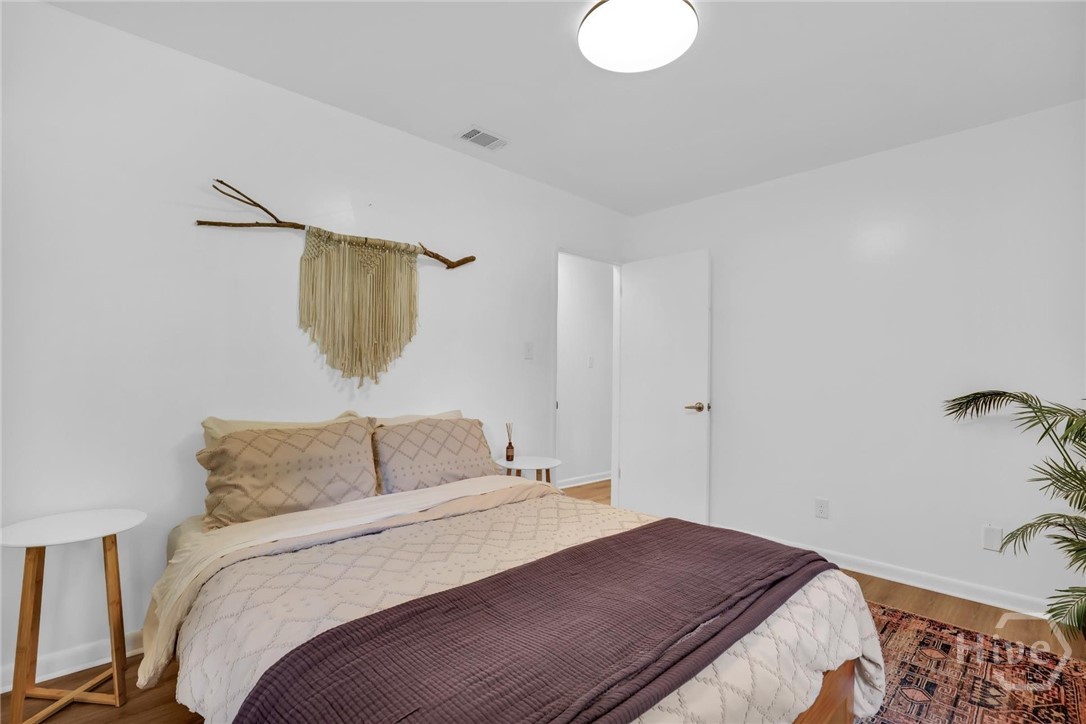 1520 East 49th Street Savannah, GA 31404 - Photo 23 of 40 Guest Bedroom 1