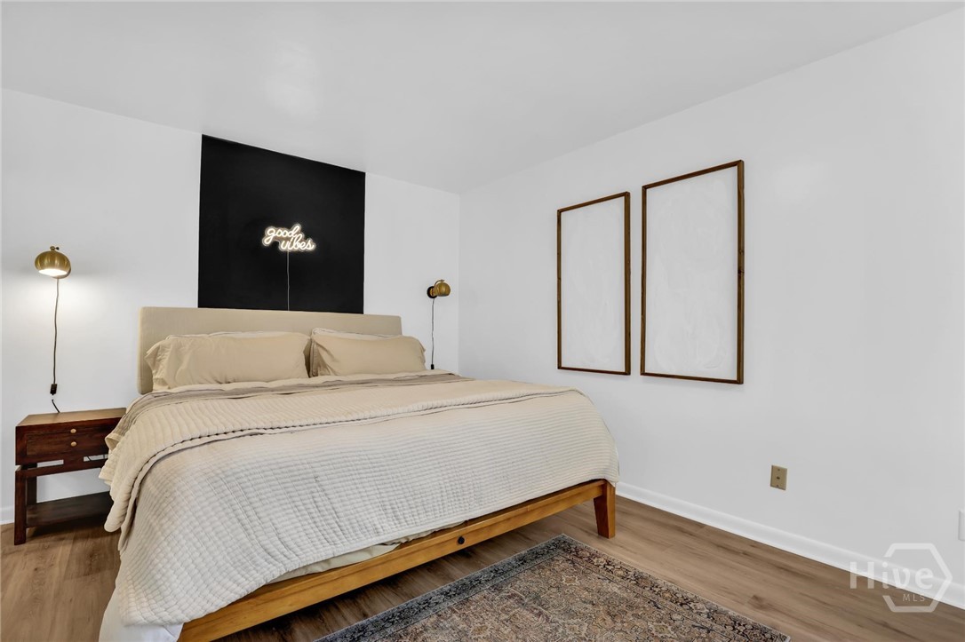 1520 East 49th Street Savannah, GA 31404 - Photo 27 of 40 Primary Bedroom with Kingsize Bed