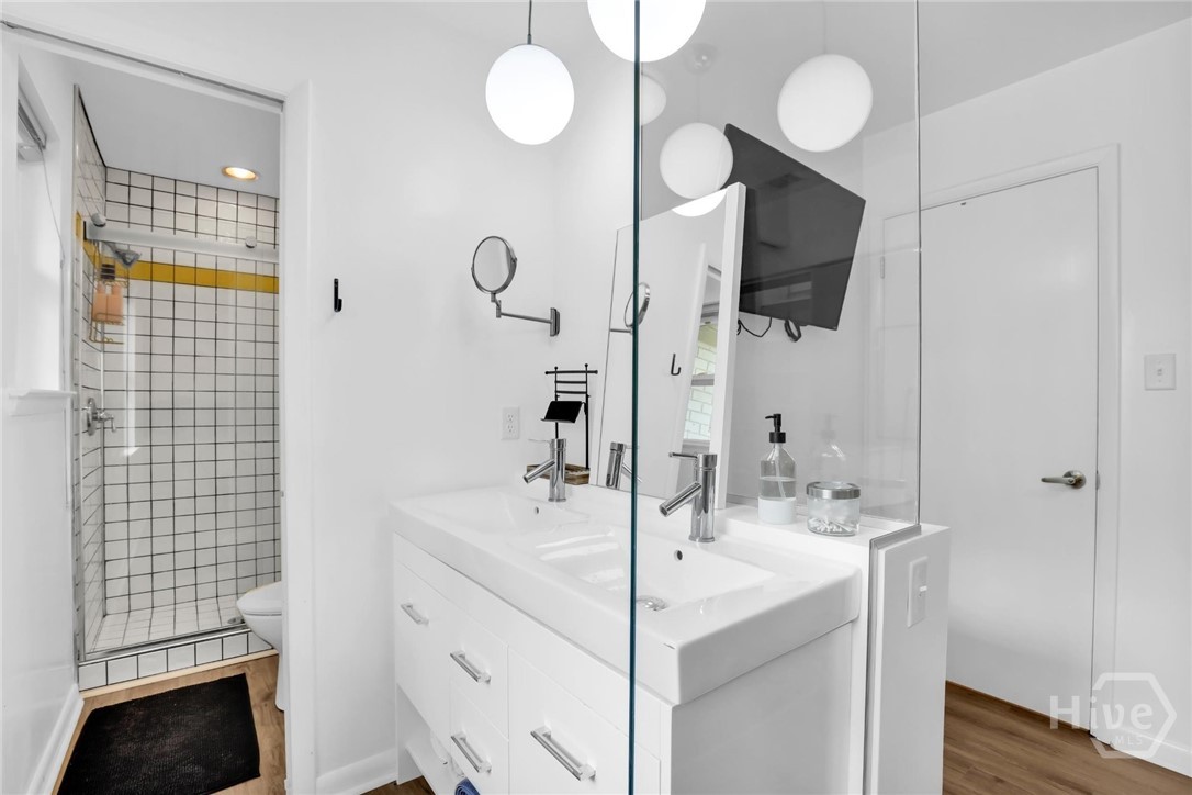 1520 East 49th Street Savannah, GA 31404 - Photo 30 of 40 Primary Bath Double Vanity