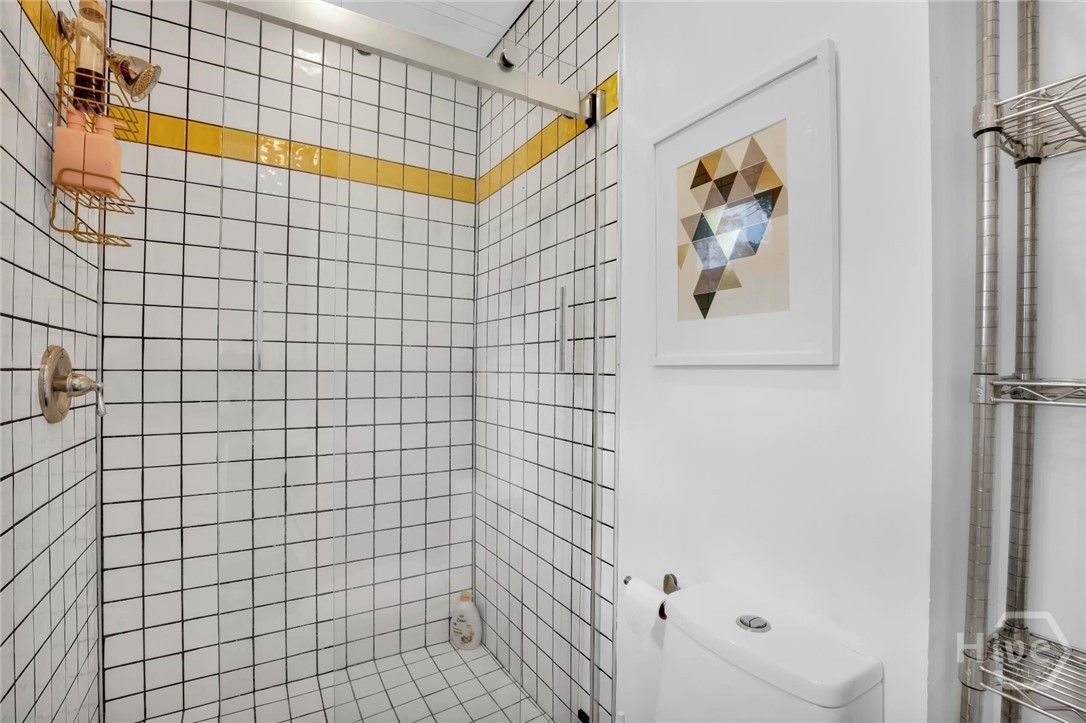 1520 East 49th Street Savannah, GA 31404 - Photo 31 of 40 Primary Bath - Double Vanity