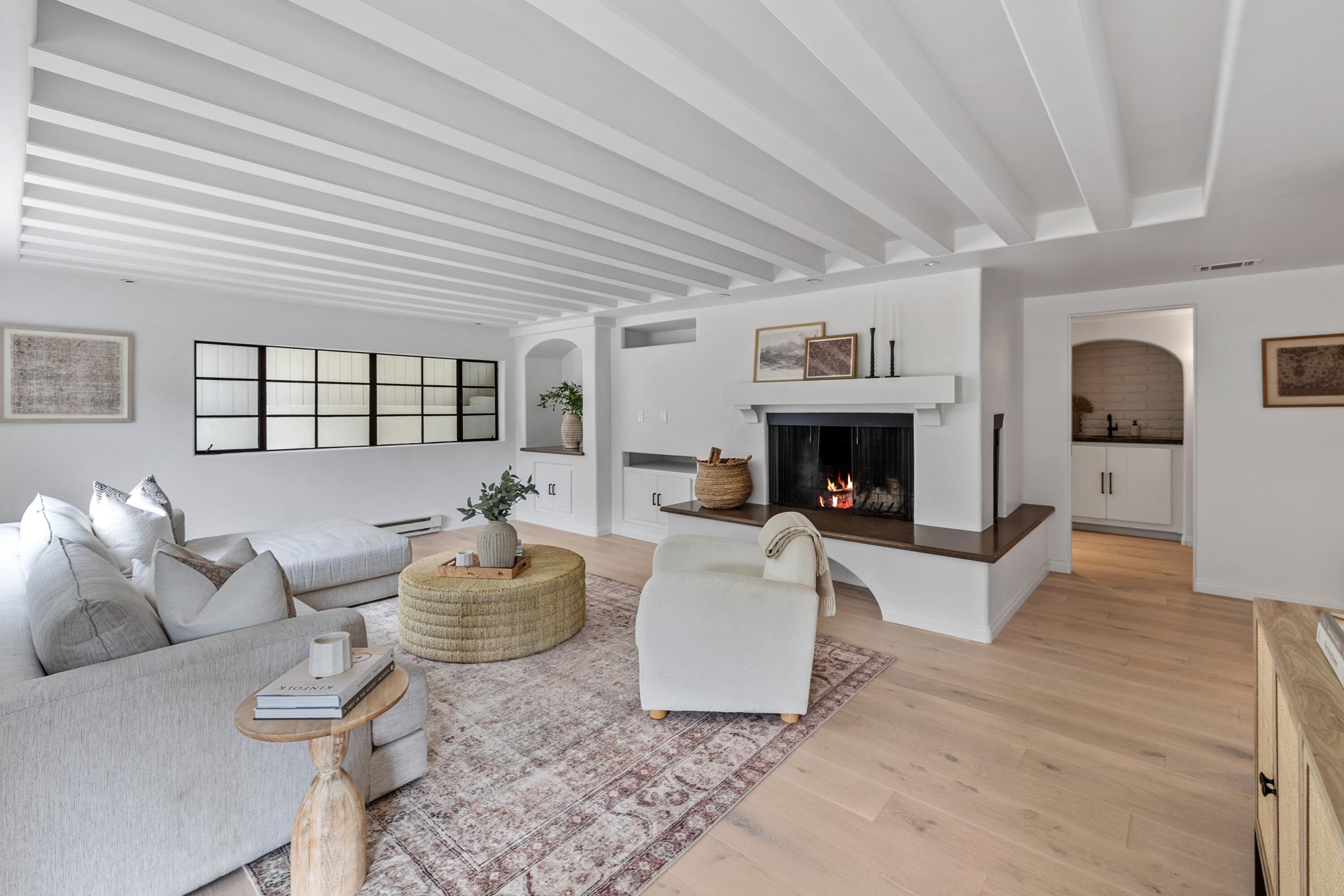 792 Chelham Way Santa Barbara, CA 93108 - Photo 19 of 47 Family Room