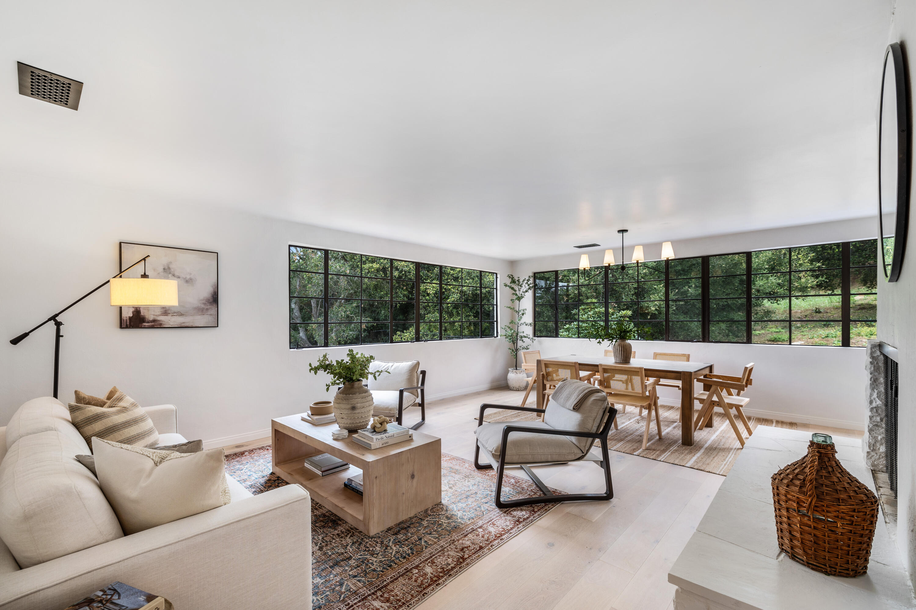 792 Chelham Way Santa Barbara, CA 93108 - Photo 3 of 47 Living Room
