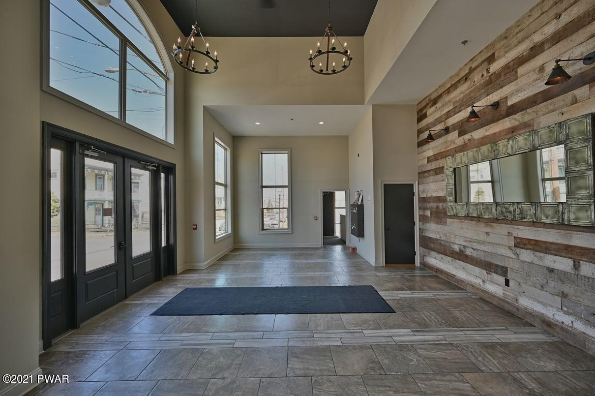 970 Ridge Avenue Scranton, PA 18510 - Photo 7 of 39 Lobby Area