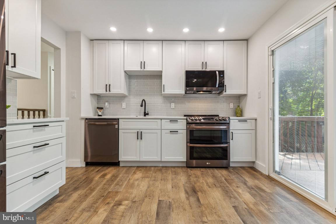 9246 Rockefeller Lane Springfield, VA 22153 - Photo 6 of 35