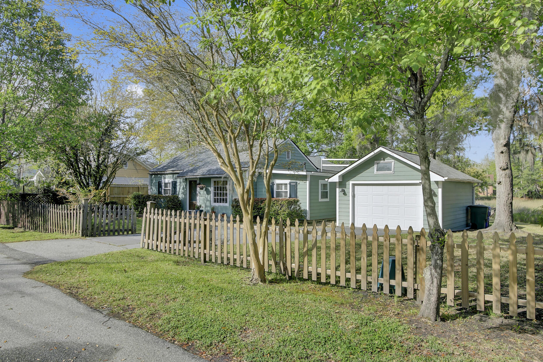 303 Canterbury Road Charleston, SC 29407 - Photo 1 of 28 Welcome Home