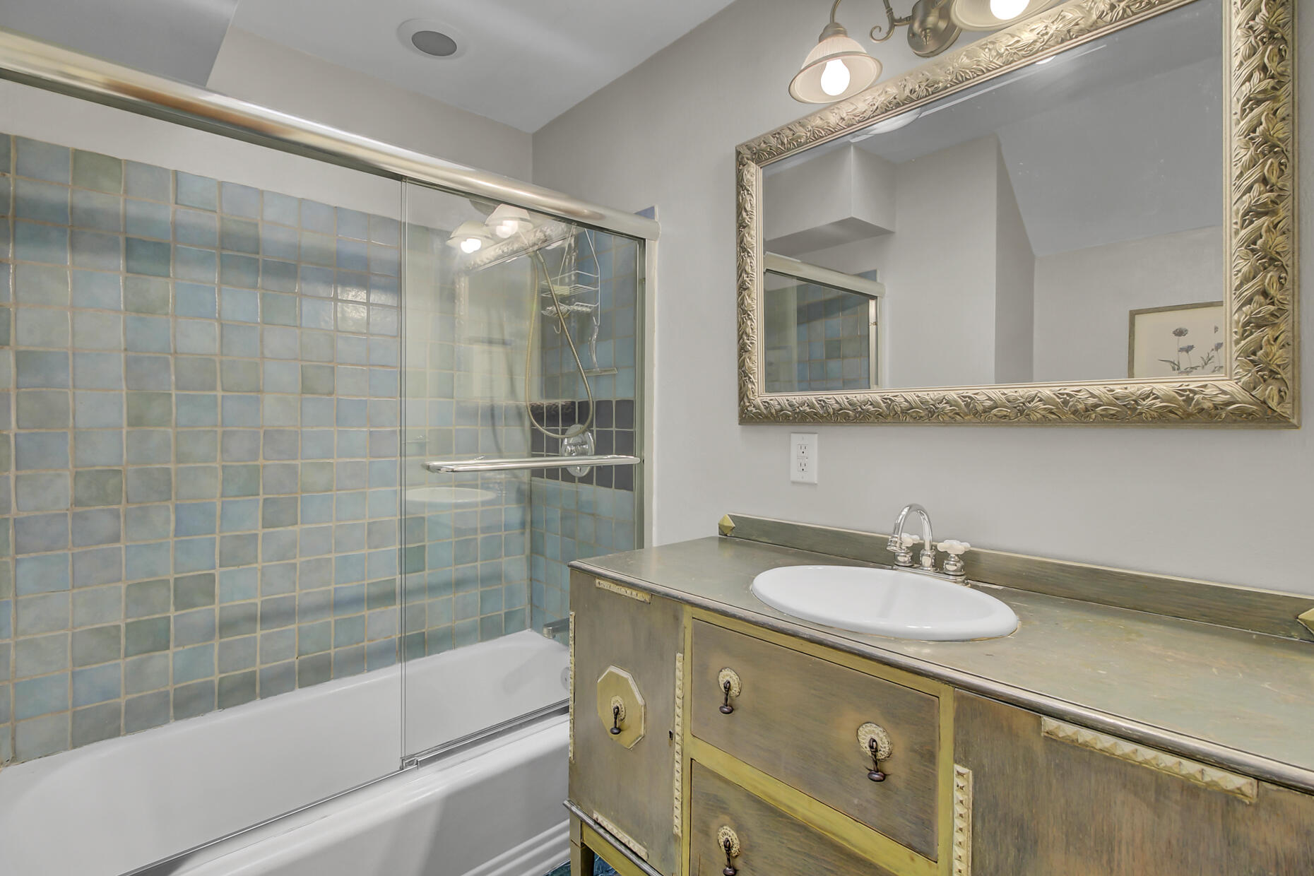 303 Canterbury Road Charleston, SC 29407 - Photo 15 of 28 Hall Bath