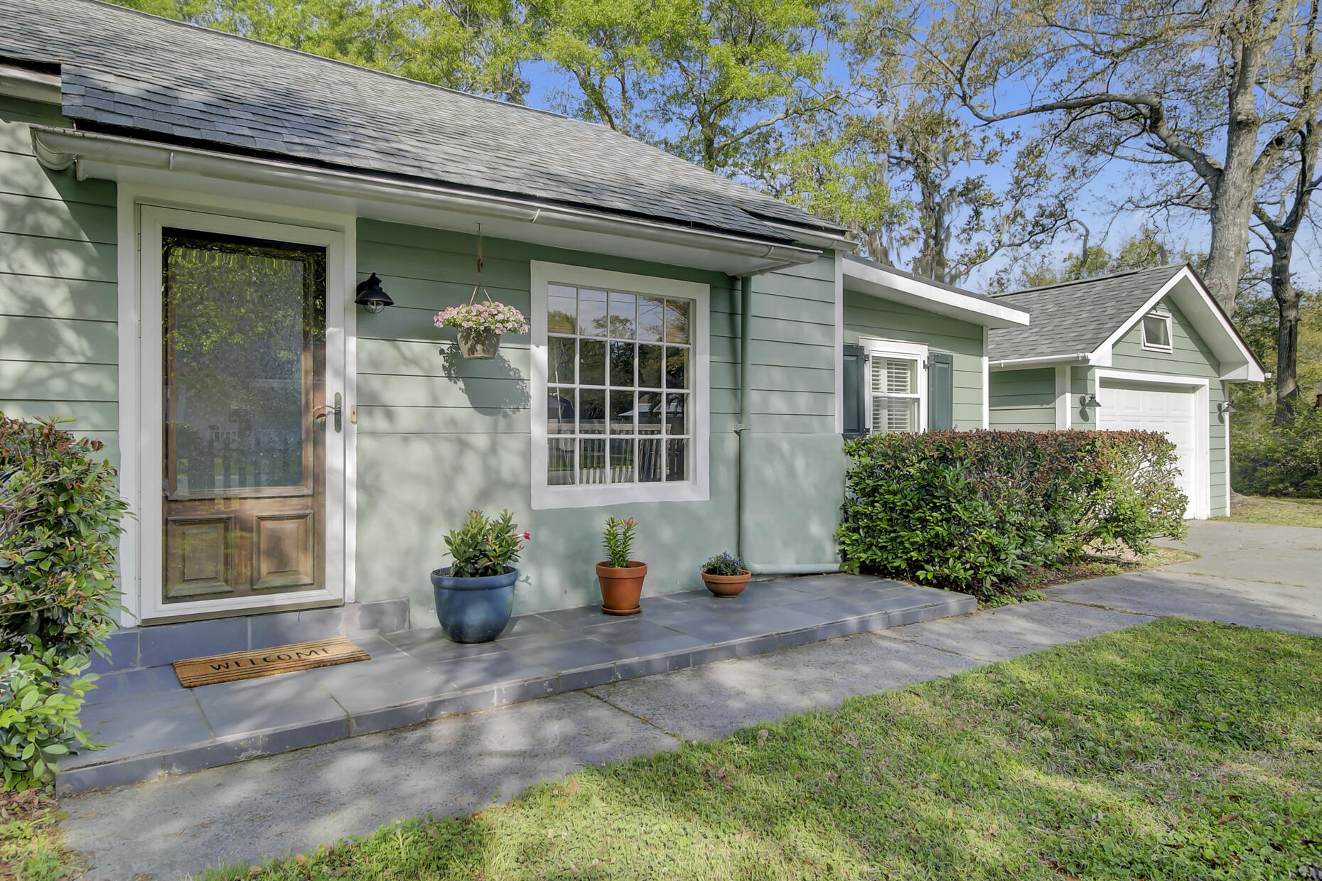 303 Canterbury Road Charleston, SC 29407 - Photo 3 of 28 So Charming