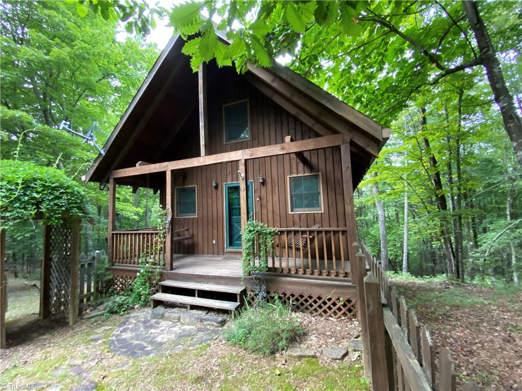 323 Doe Run Purlear, NC 28665 - Photo 1 of 10 Gallery Image 1