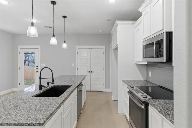 $1,425 | 116 Harrison Street, Denison, TX 75021