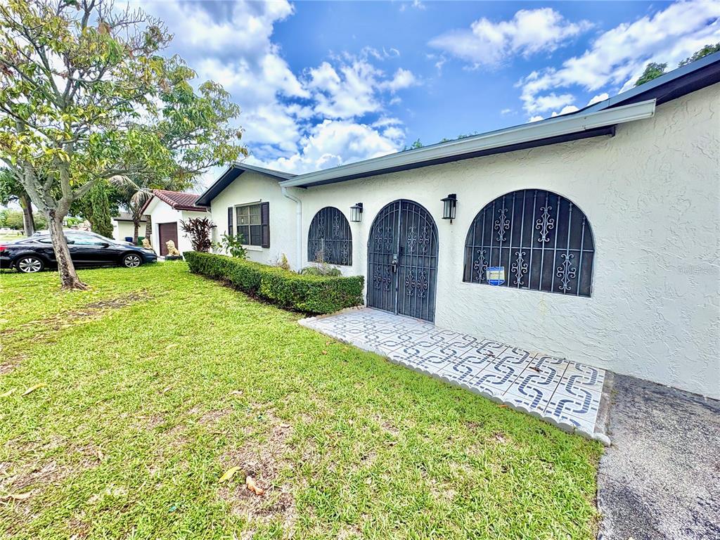 10774 Southwest 175th Terrace Miami, FL 33157 - Photo 4 of 55