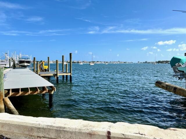 32 East 25th Street Riviera Beach, FL 33404 - Photo 8 of 13 END OF 25TH STREET